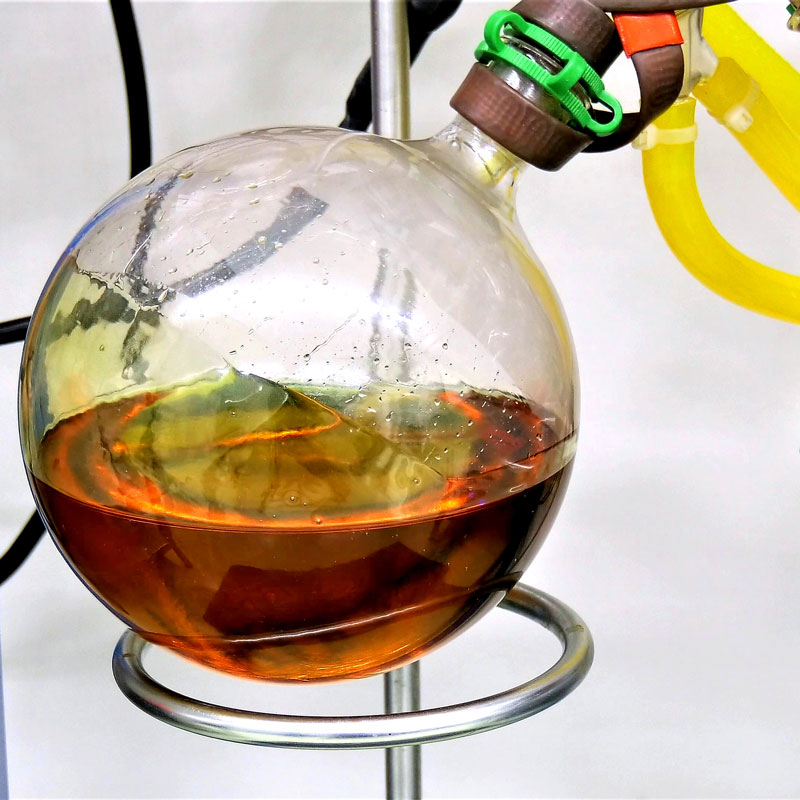 cannabinoid marijuana cannabis oil extraction in lab